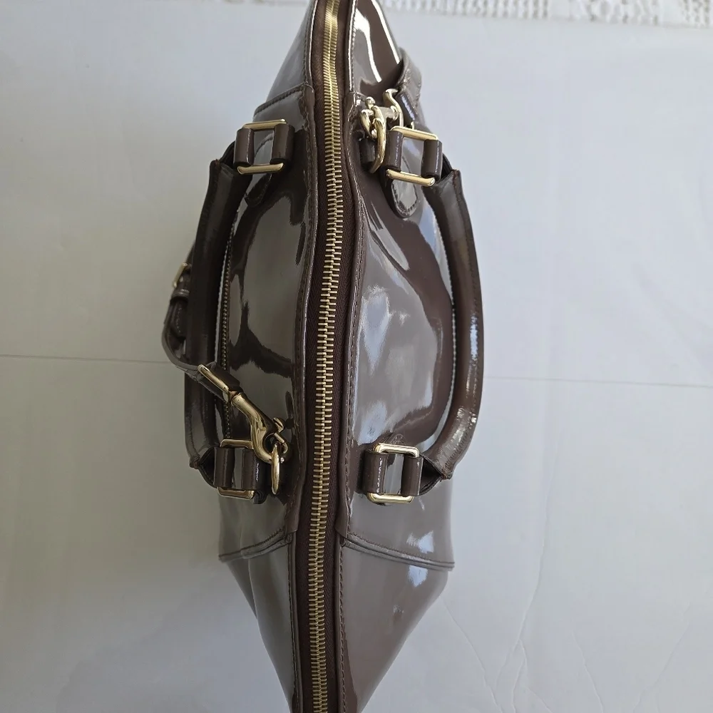 Dooney & Bourke elevate your
